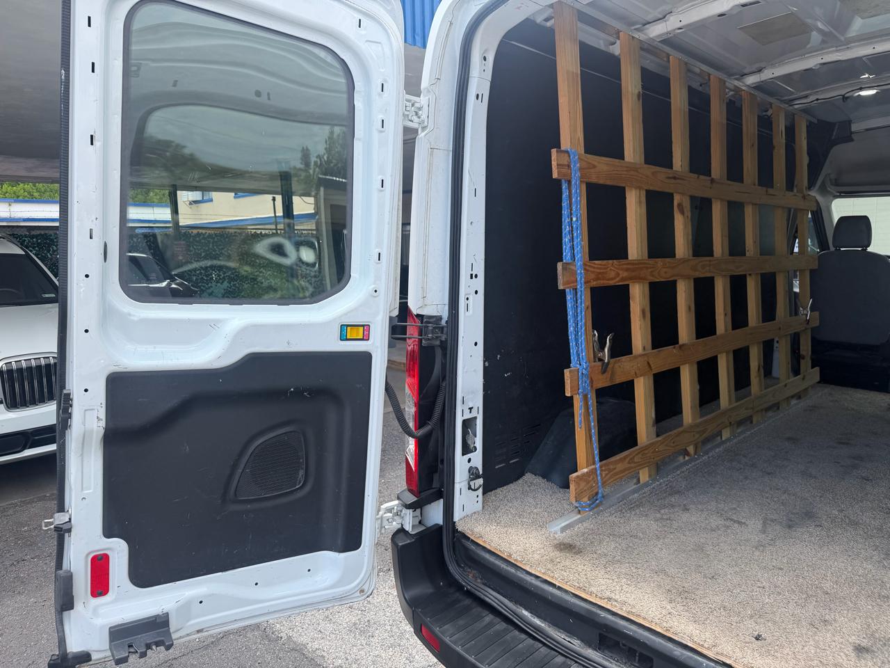 Ford Transit 250 Van Med. Roof w/Sliding Pass. 148-in. WB 2019