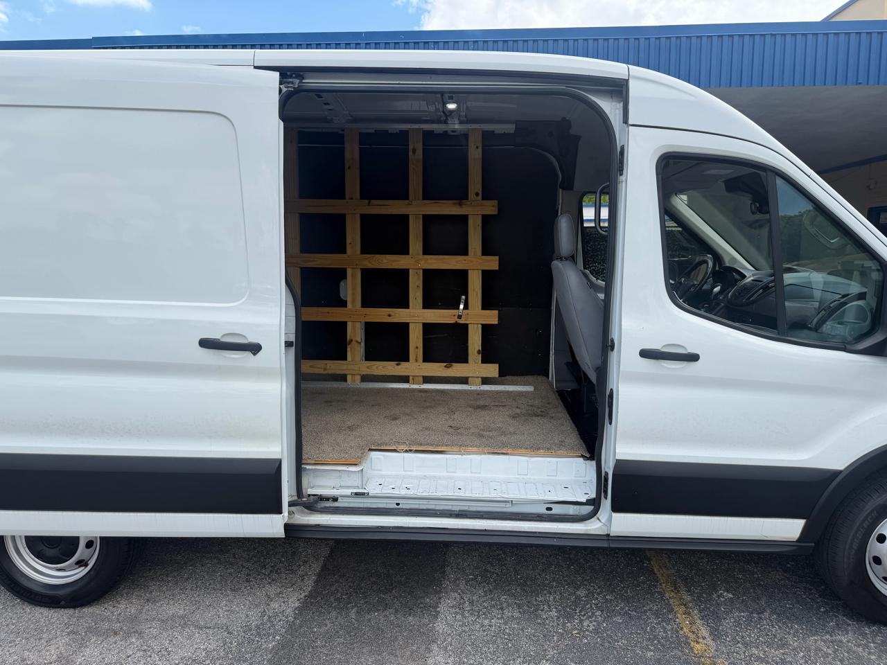 Ford Transit 250 Van Med. Roof w/Sliding Pass. 148-in. WB 2019