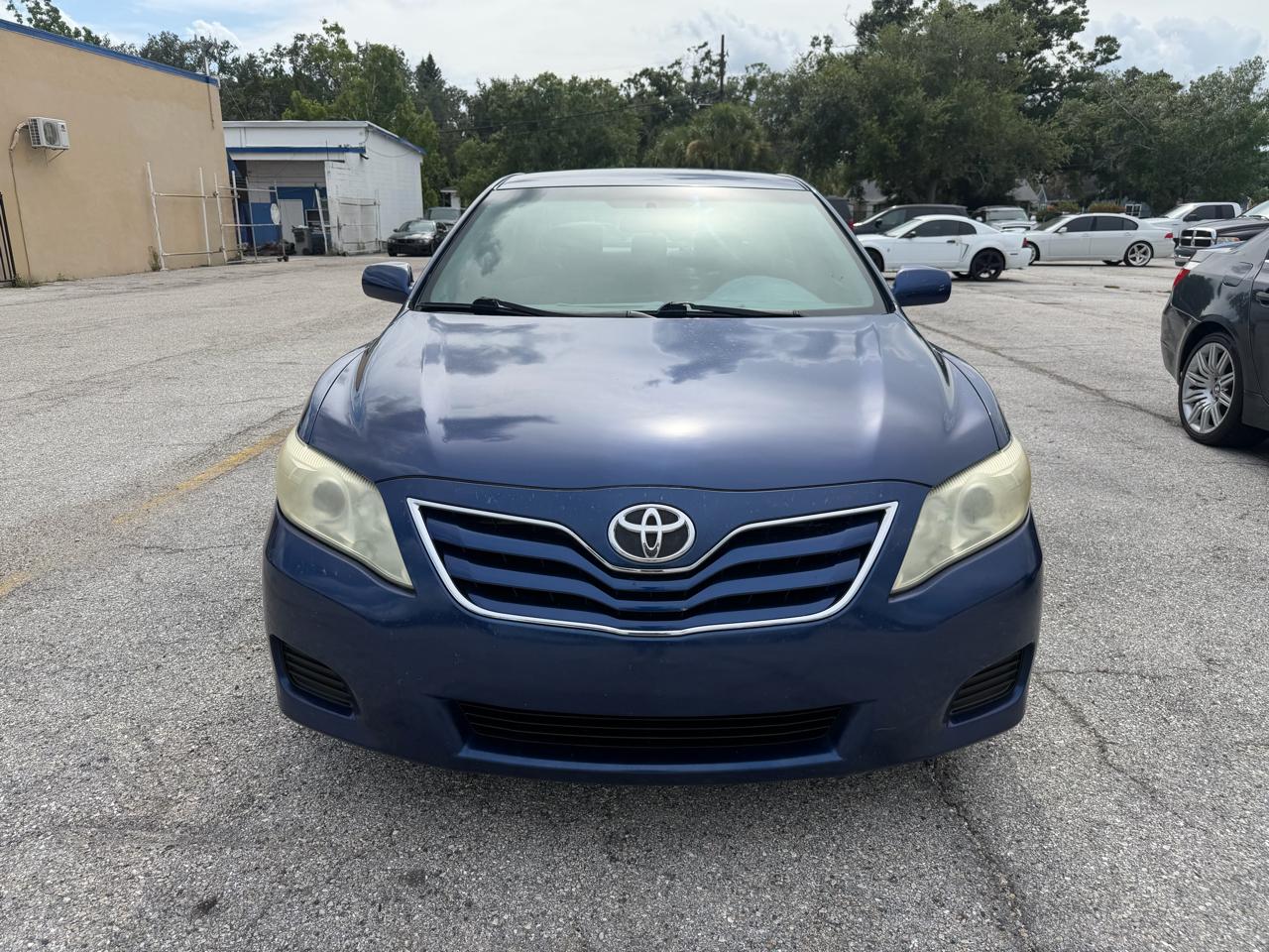 Toyota Camry Base 6-Spd AT 2011