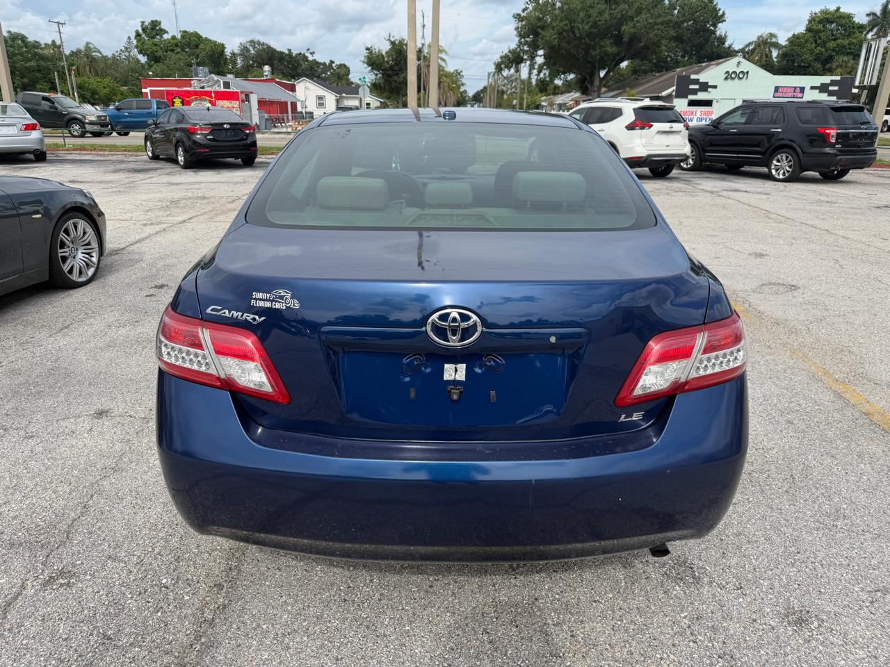 Toyota Camry Base 6-Spd AT 2011