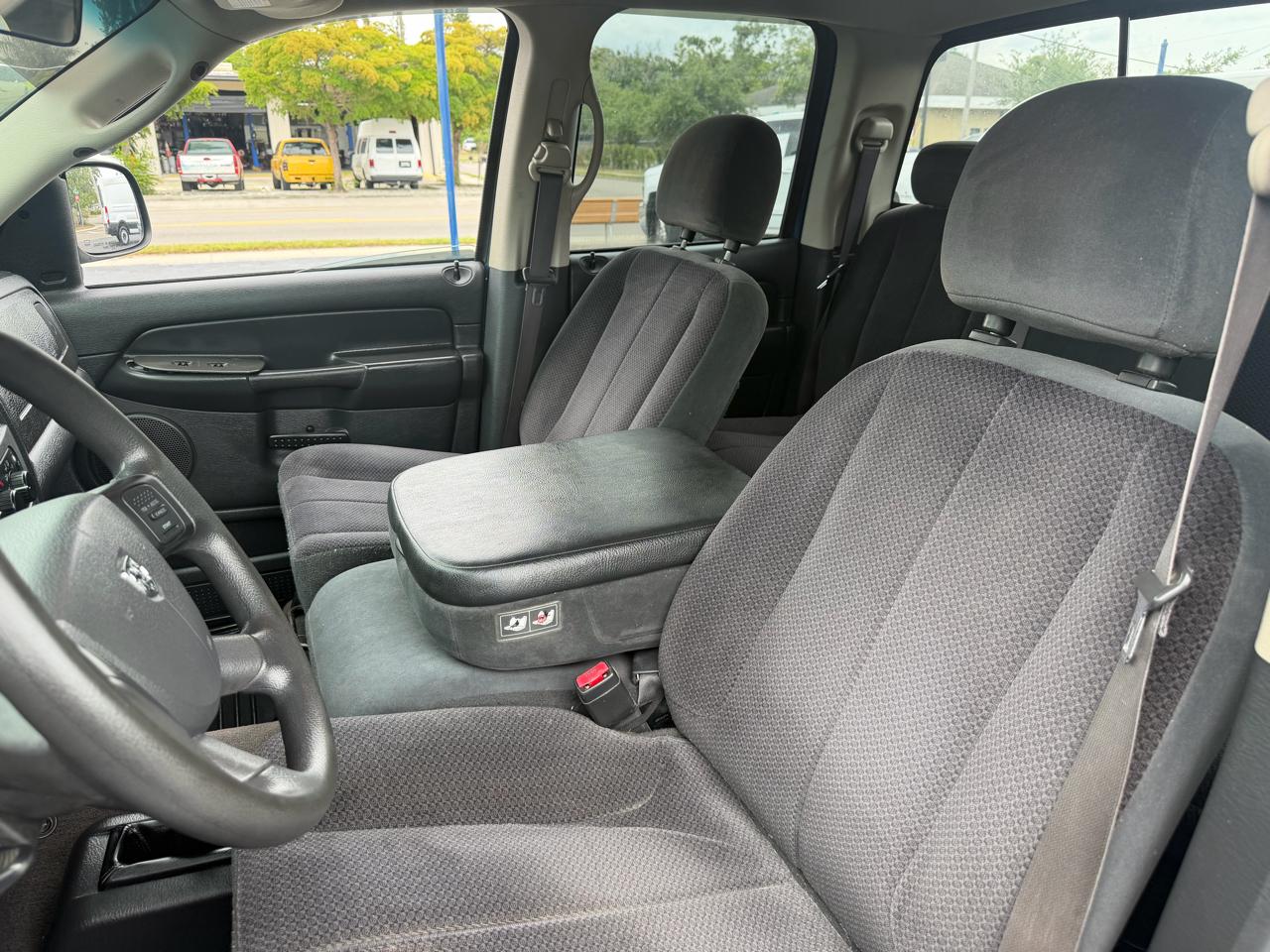 Dodge Ram 1500 SLT Short Bed 4WD 2004