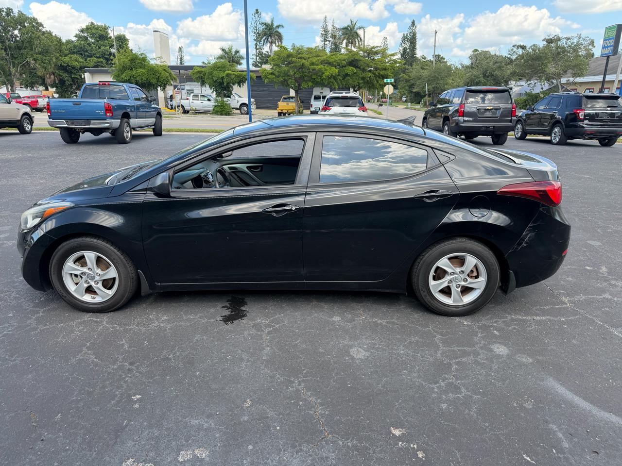 Hyundai Elantra SE 6AT 2015