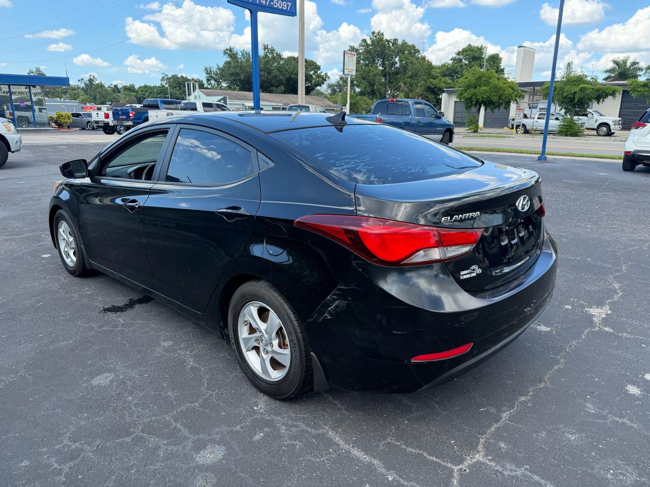 Hyundai Elantra SE 6AT 2015