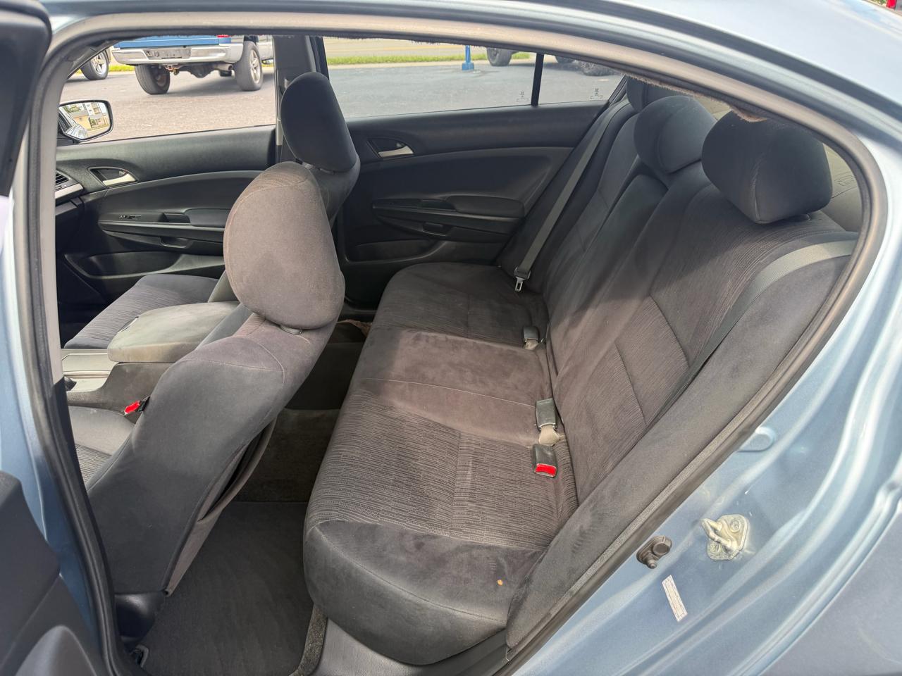 Honda Accord LX sedan AT 2012