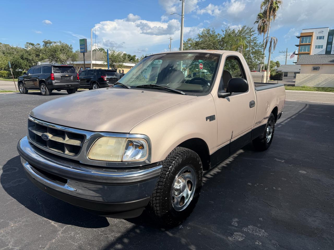 Ford F-150 XL Reg. Cab Short Bed 2WD 1998