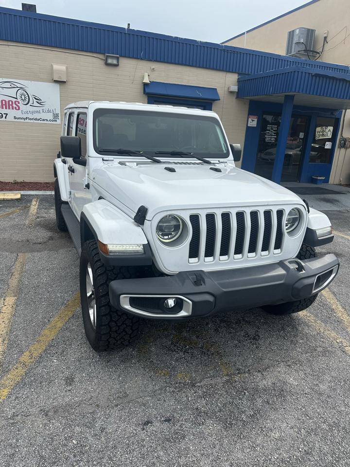 Jeep Wrangler photo 2