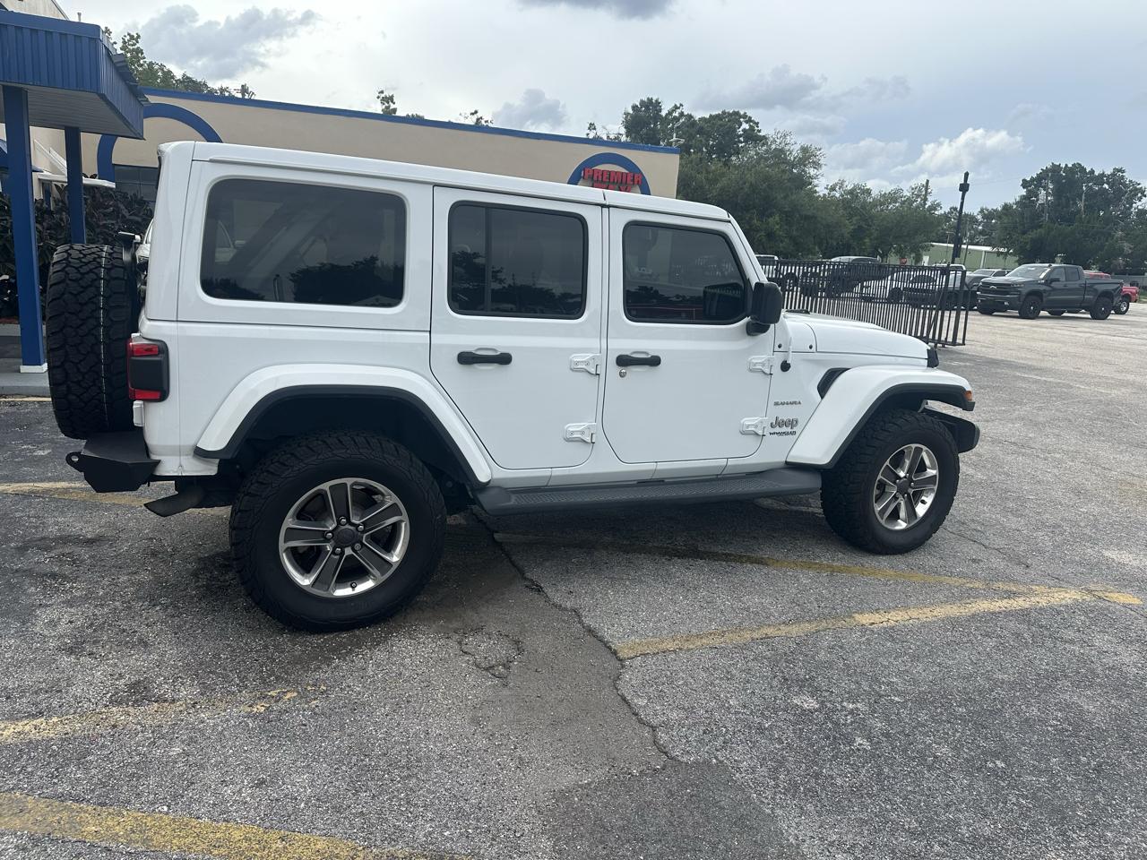 Jeep Wrangler photo 8