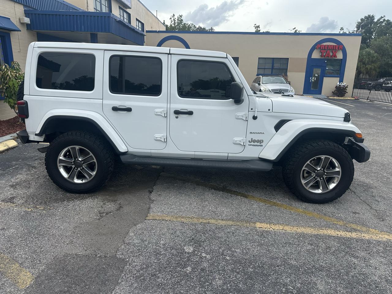 Jeep Wrangler photo 9