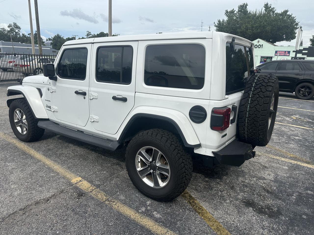 Jeep Wrangler photo 13