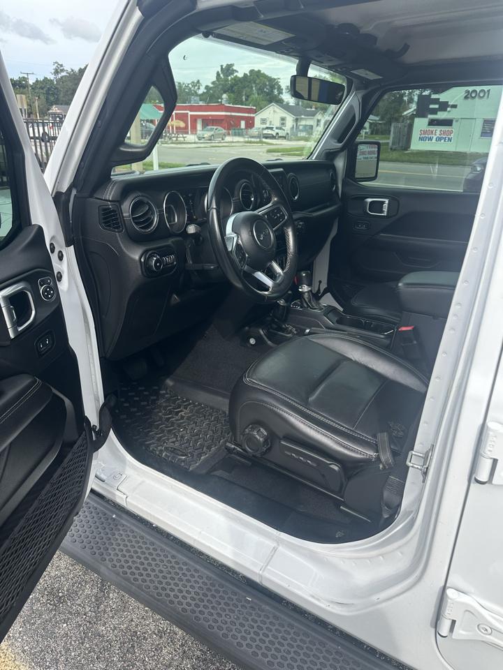 Jeep Wrangler photo 19