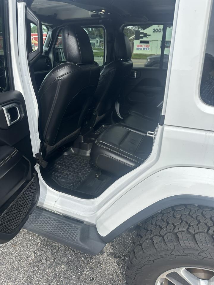 Jeep Wrangler photo 20