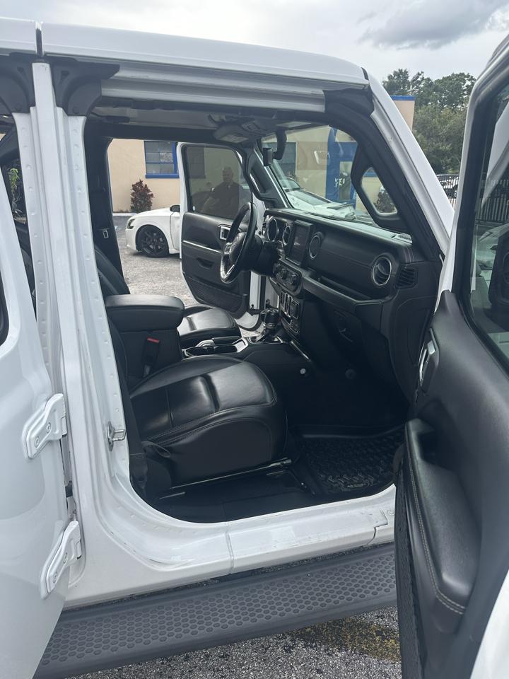 Jeep Wrangler photo 27