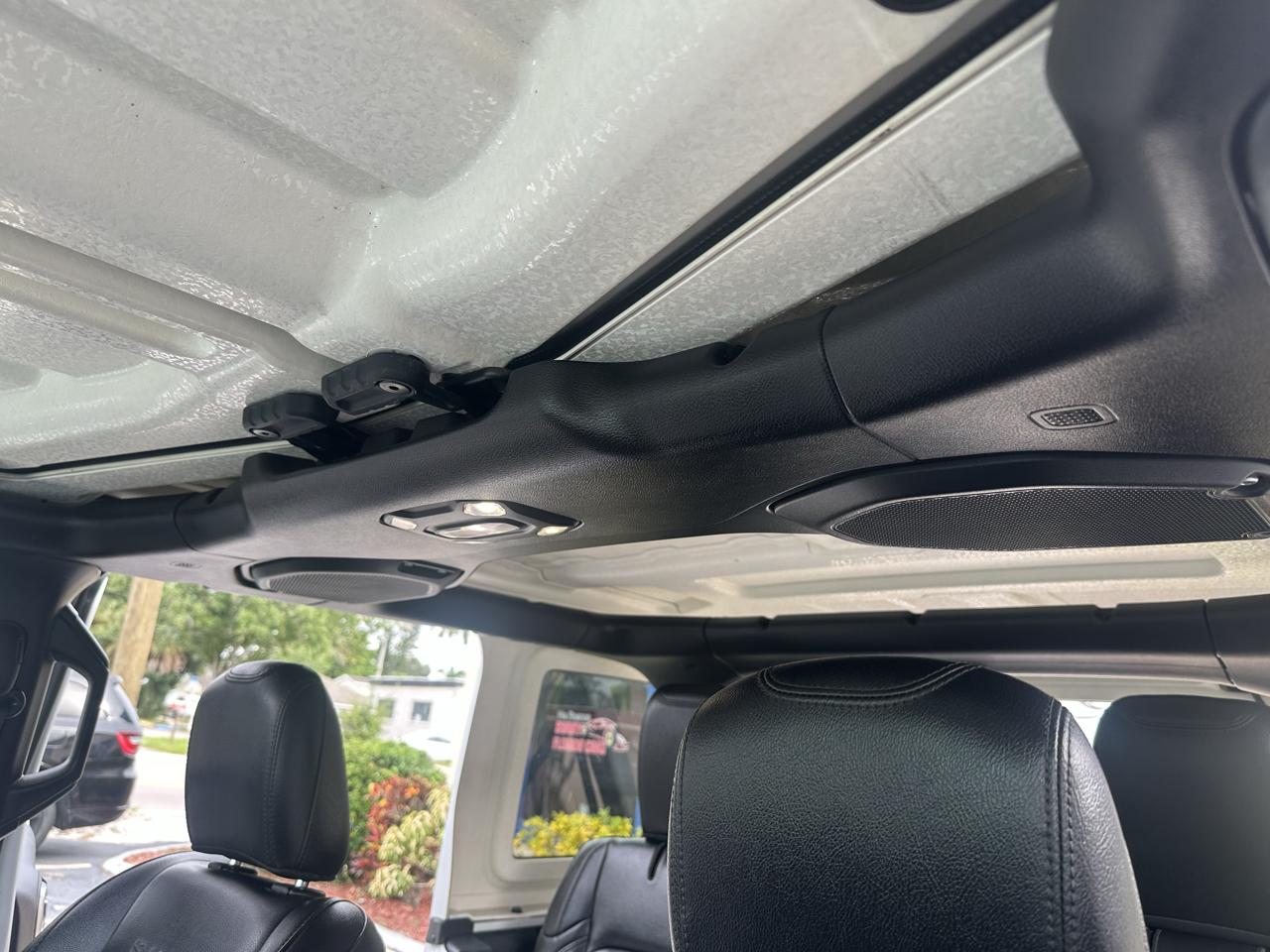 Jeep Wrangler photo 33