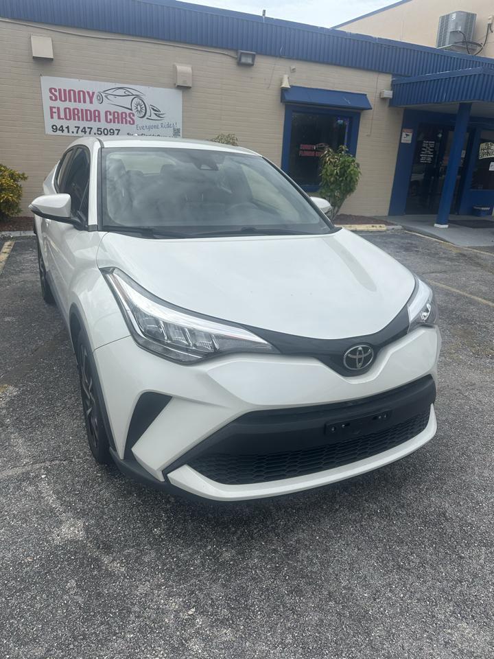 Toyota C-HR photo 2