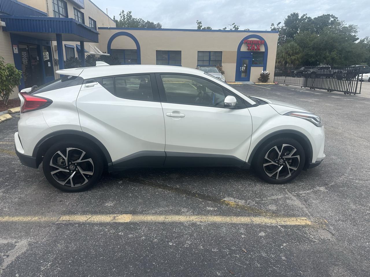 Toyota C-HR photo 6