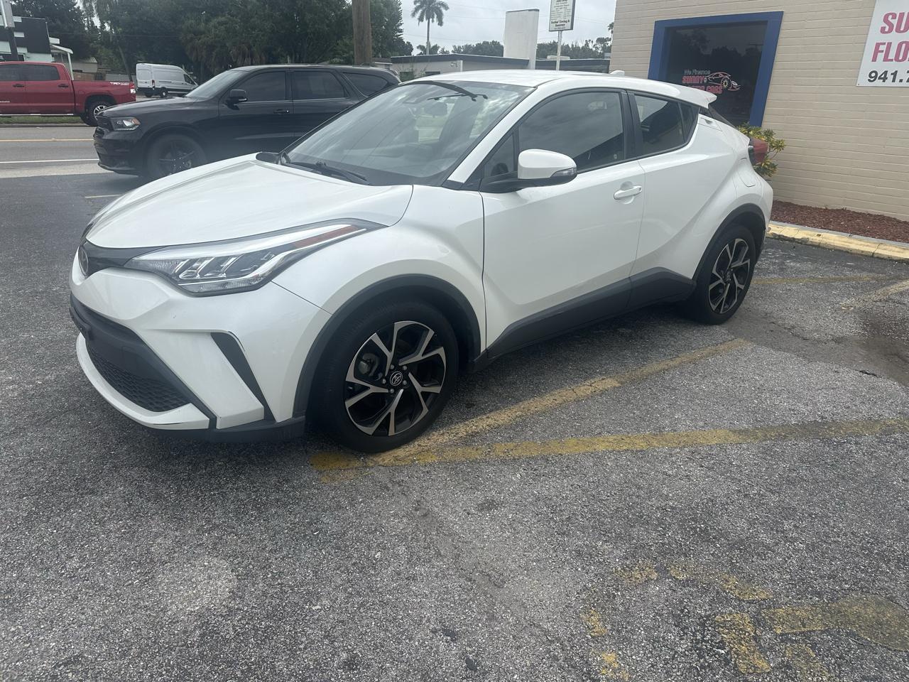 Toyota C-HR photo 12