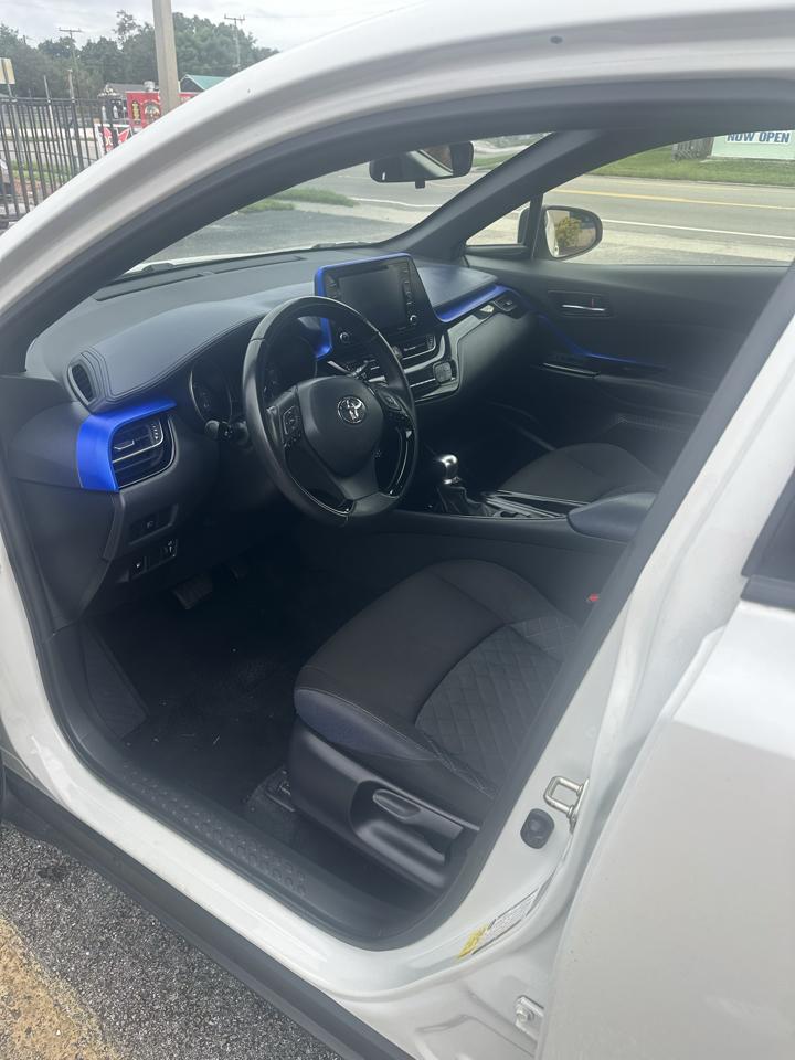 Toyota C-HR photo 13