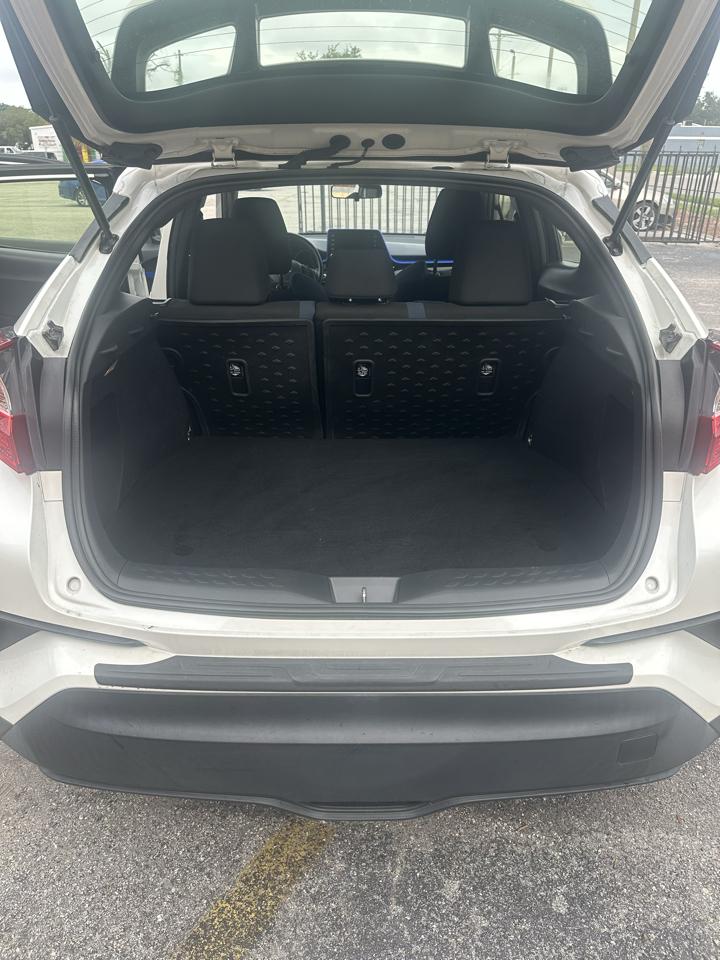 Toyota C-HR photo 15