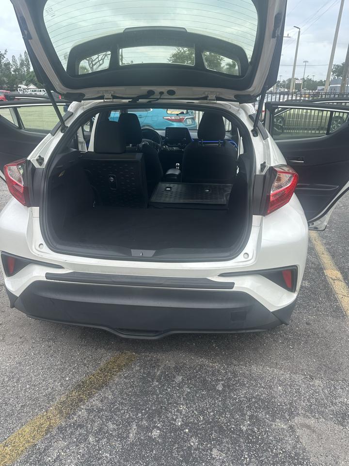 Toyota C-HR photo 19