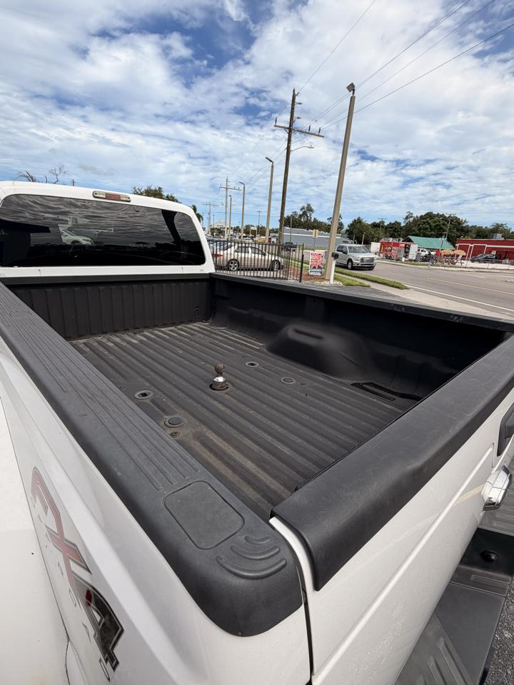 Ford F-350 photo 32
