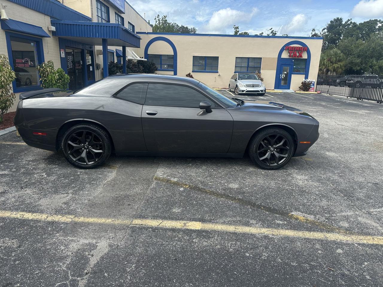 Dodge Challenger SXT 2020