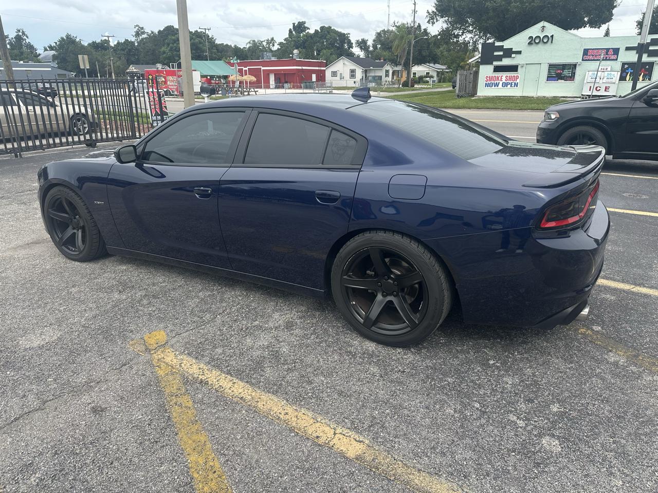 Dodge Charger photo 8