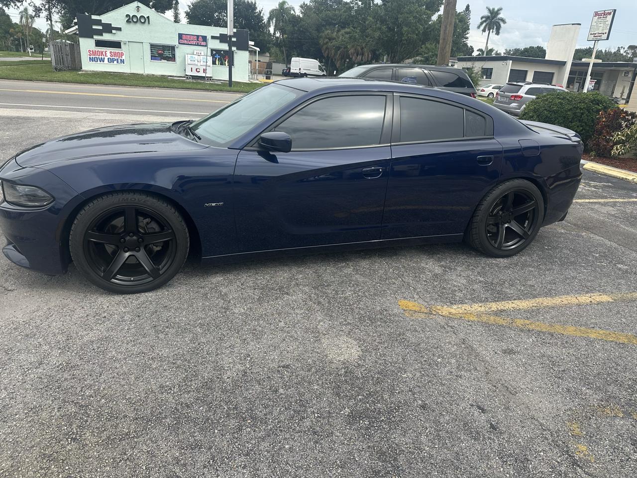 Dodge Charger photo 12