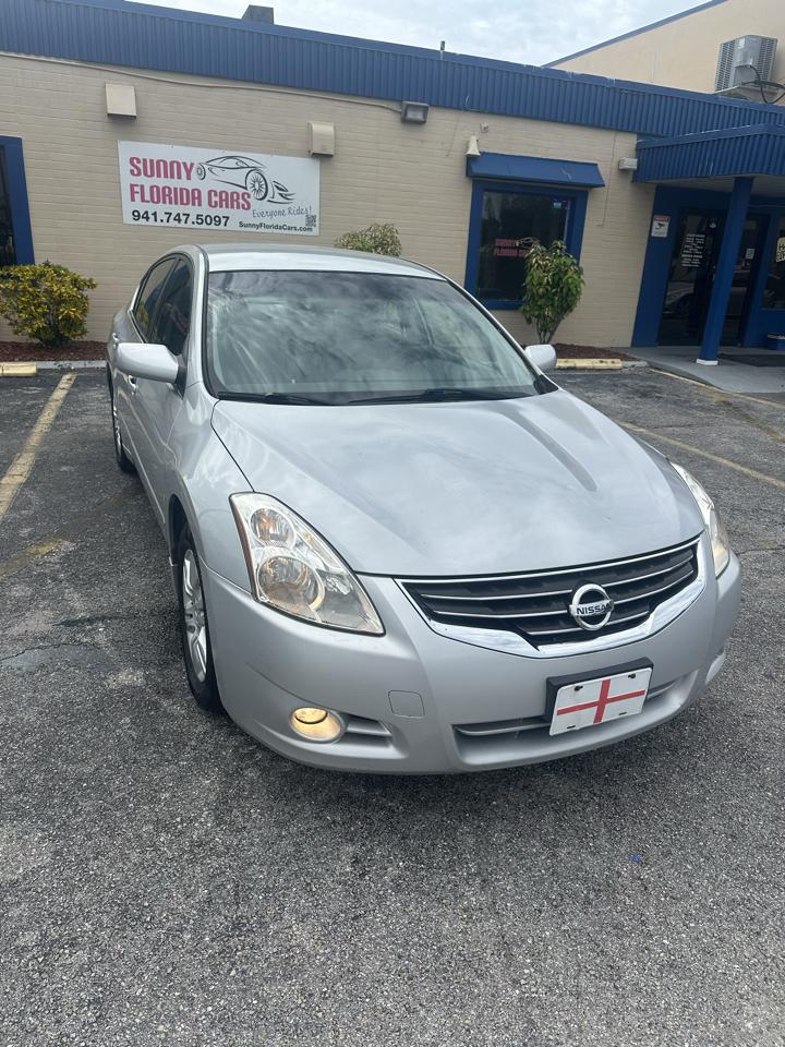Nissan Altima photo 3