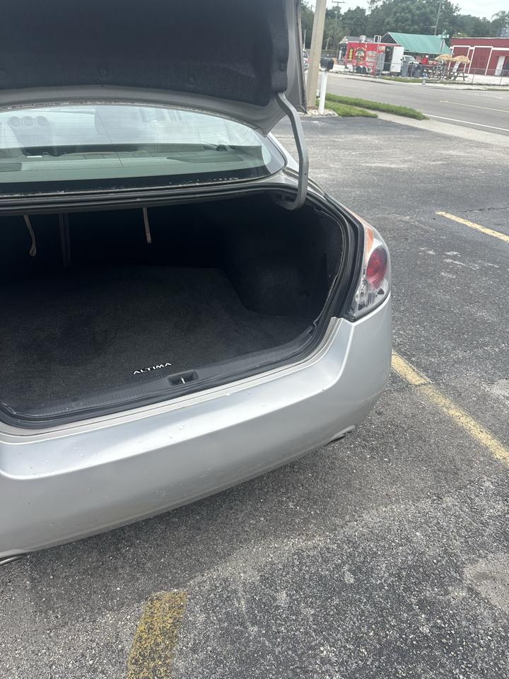 Nissan Altima photo 11