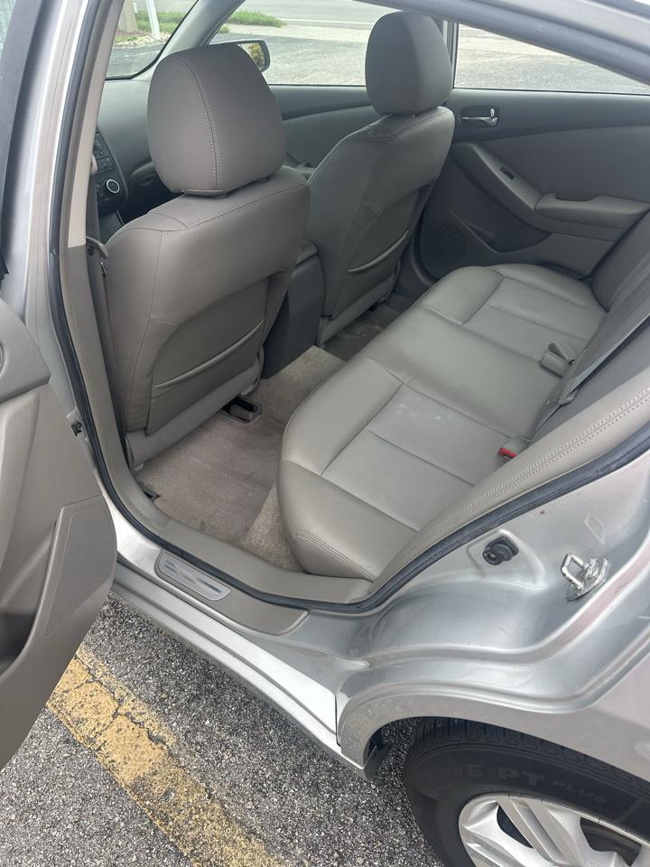 Nissan Altima photo 13