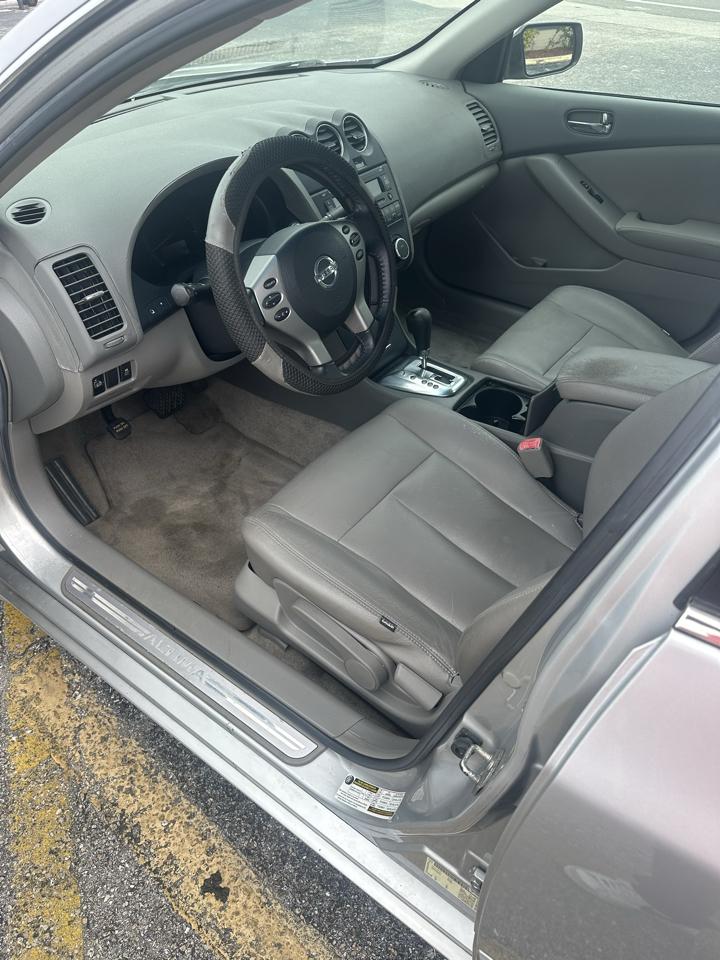 Nissan Altima photo 16