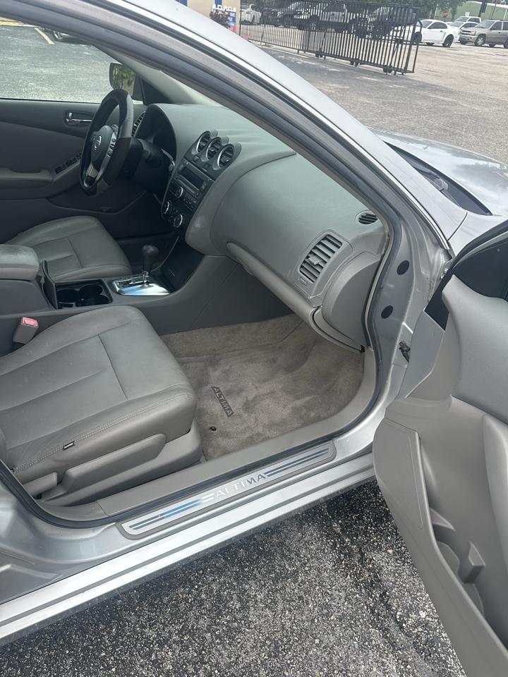 Nissan Altima photo 19