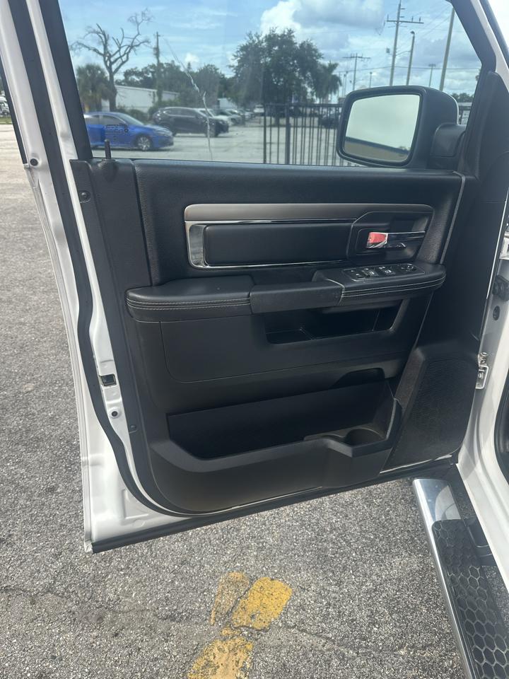 RAM 1500 Sport Quad Cab 2WD 2016