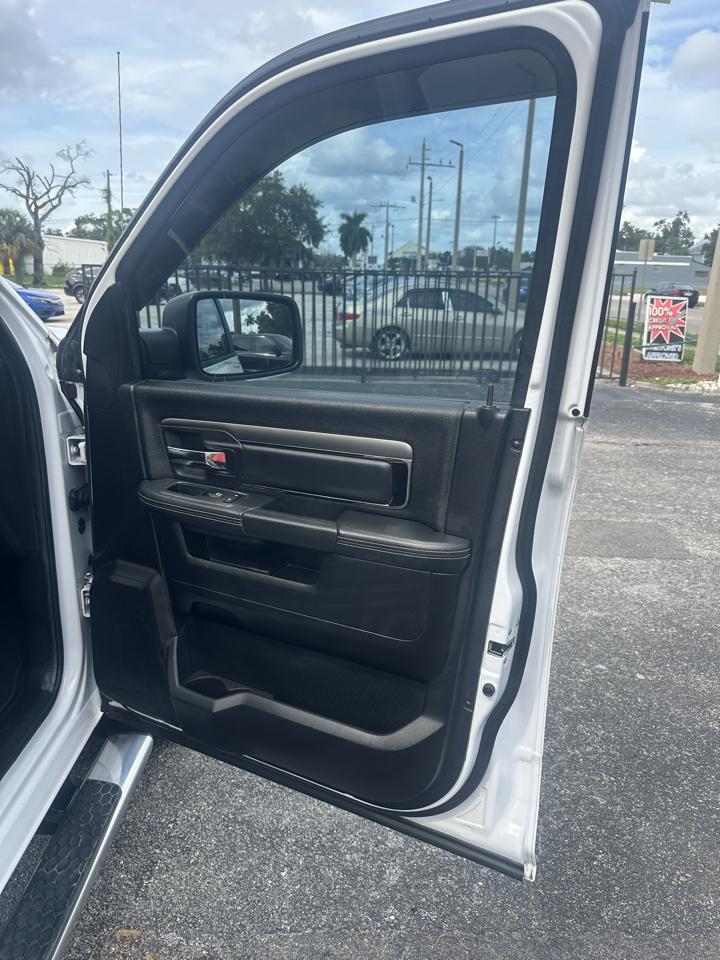 RAM 1500 Sport Quad Cab 2WD 2016