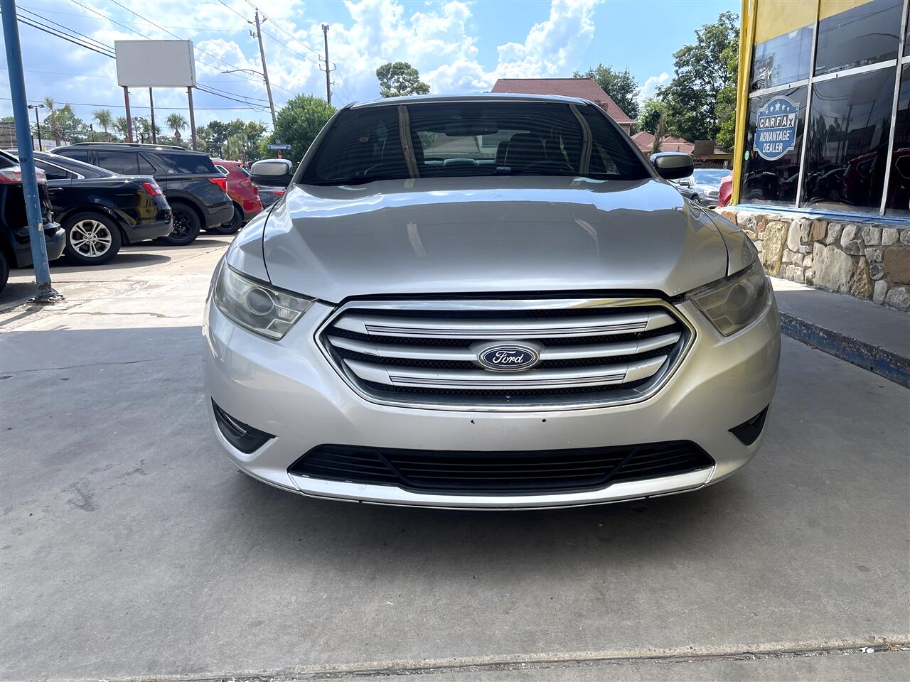 Ford Taurus  2015