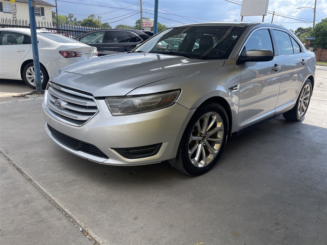Ford Taurus  2015