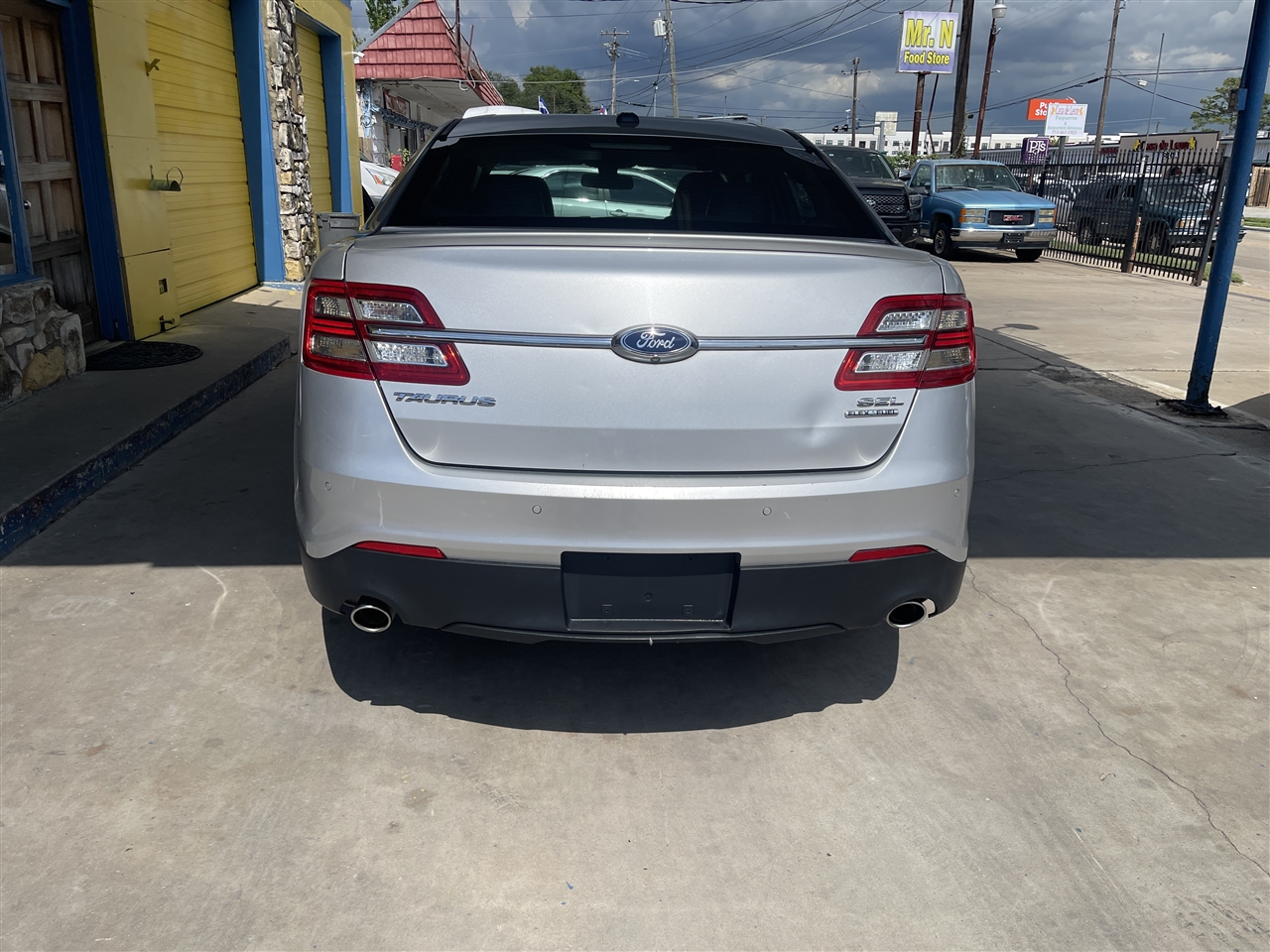 Ford Taurus  2015