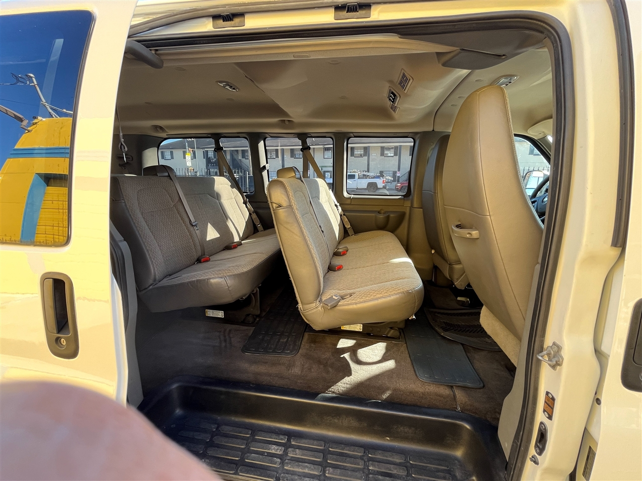 Chevrolet Express  2010