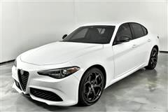 2018 Alfa Romeo Giulia  2018 Alfa Romeo Giulia