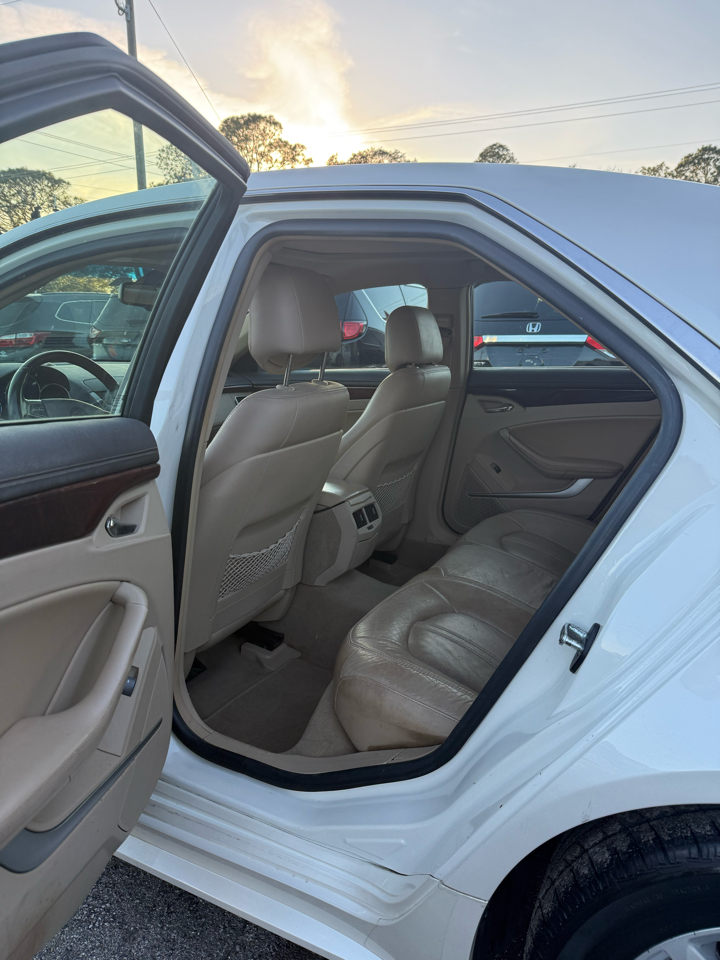 Cadillac CTS Luxury 2012