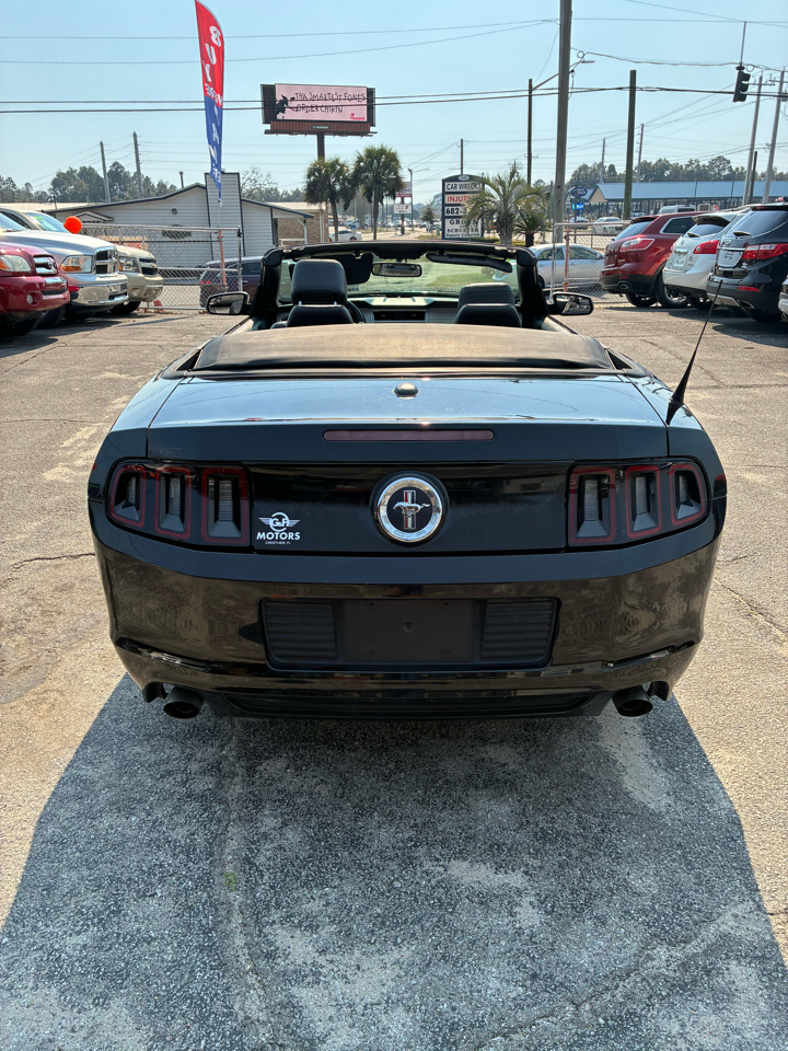 Ford Mustang V6 Convertible 2014