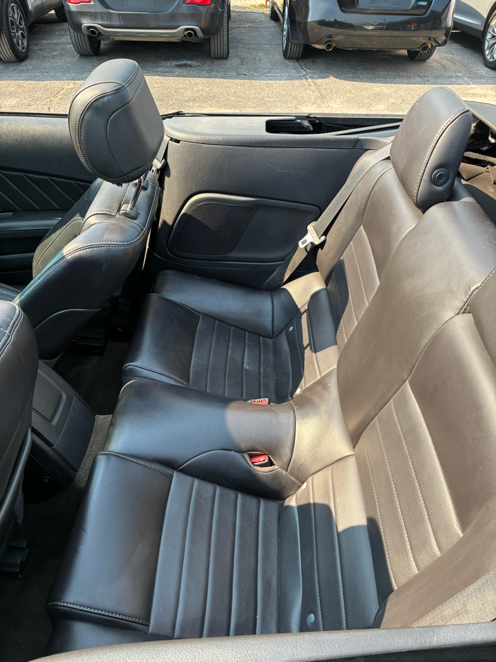 Ford Mustang V6 Convertible 2014