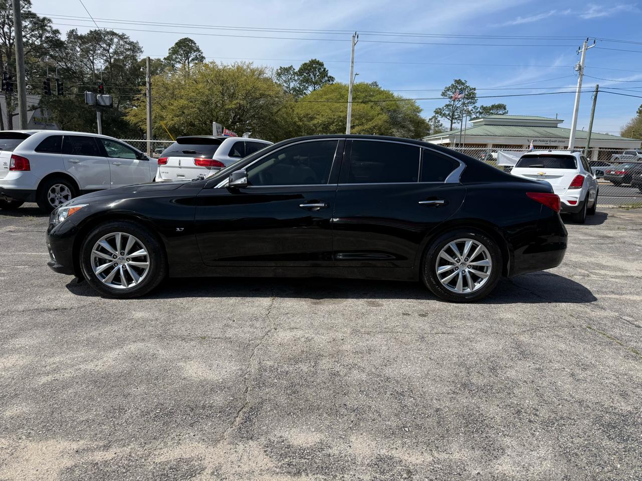 Infiniti Q50 Premium 2014