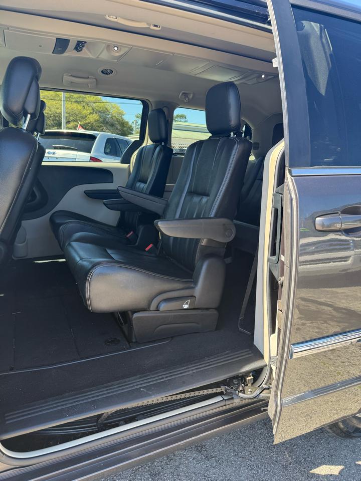 Chrysler Town & Country Touring 2016