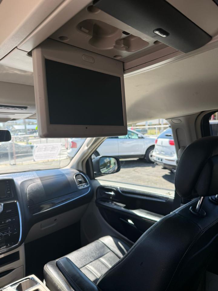 Chrysler Town & Country Touring 2016