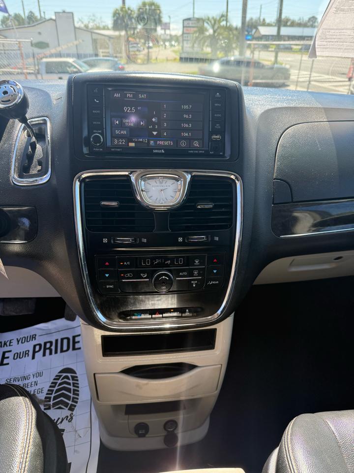 Chrysler Town & Country Touring 2016