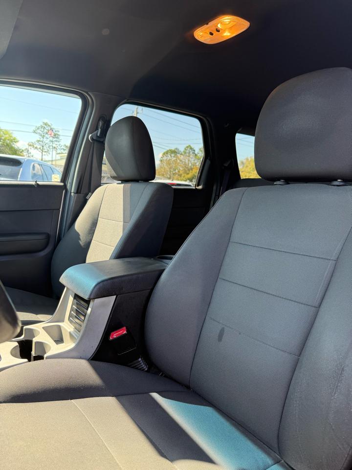 Ford Escape XLT FWD 2011
