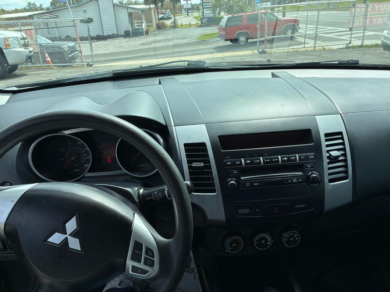 Mitsubishi Outlander ES 2WD 2010