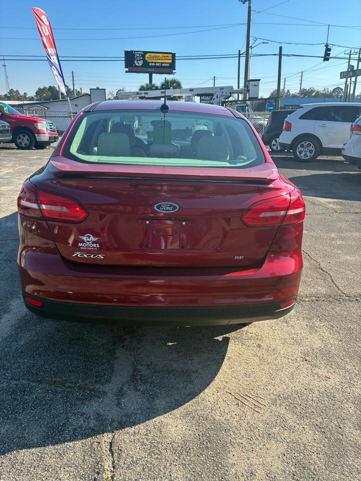 Ford Focus SE Sedan 2017