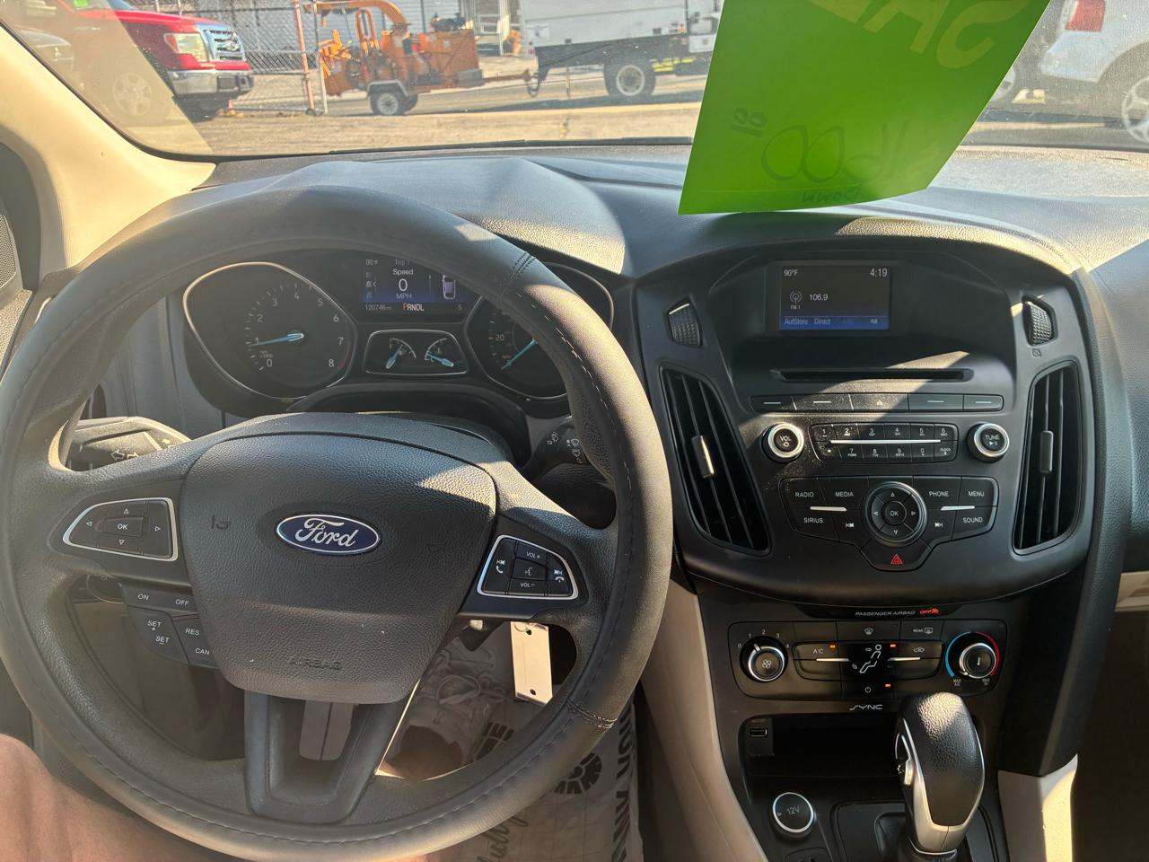 Ford Focus SE Sedan 2017